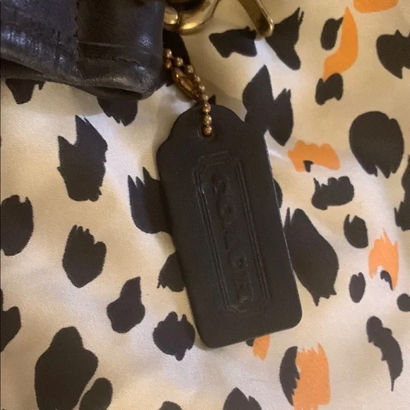 COACH Willis black leather with gold hardware twist lock crossbody purse - Picture 5 of 12